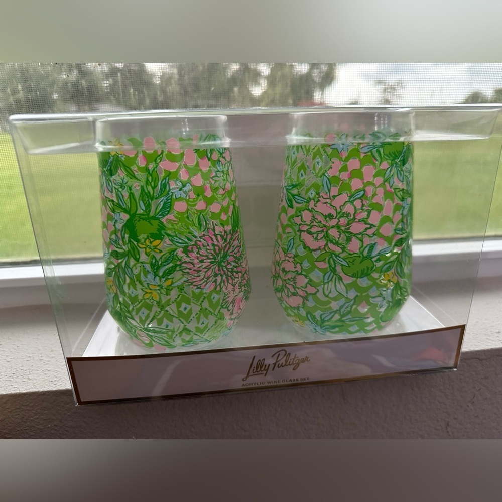 Lilly Pulitzer Lime Feeling Good Wine Glasses